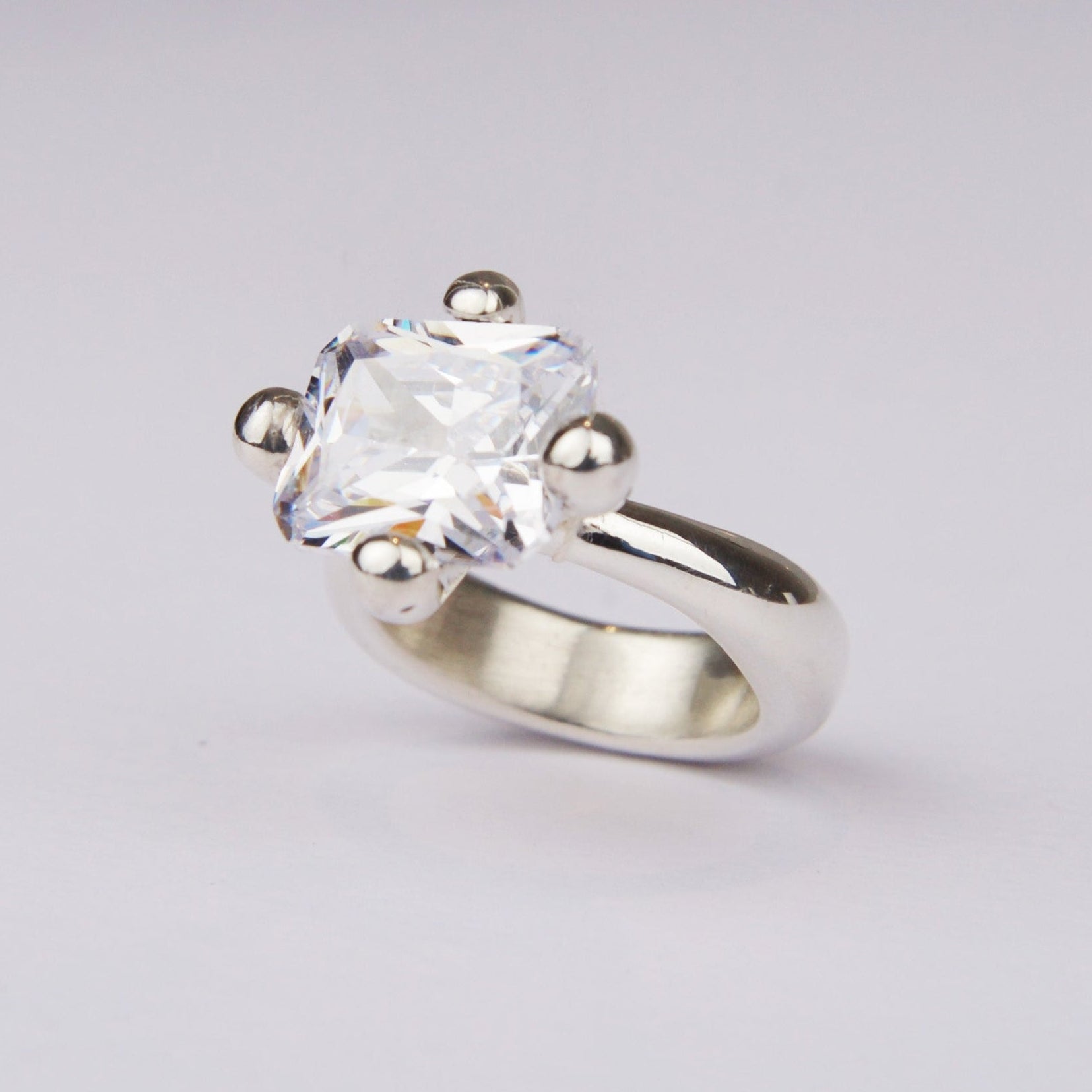 Anillo de Plata de Ley 925, Macizo con circonita blanca