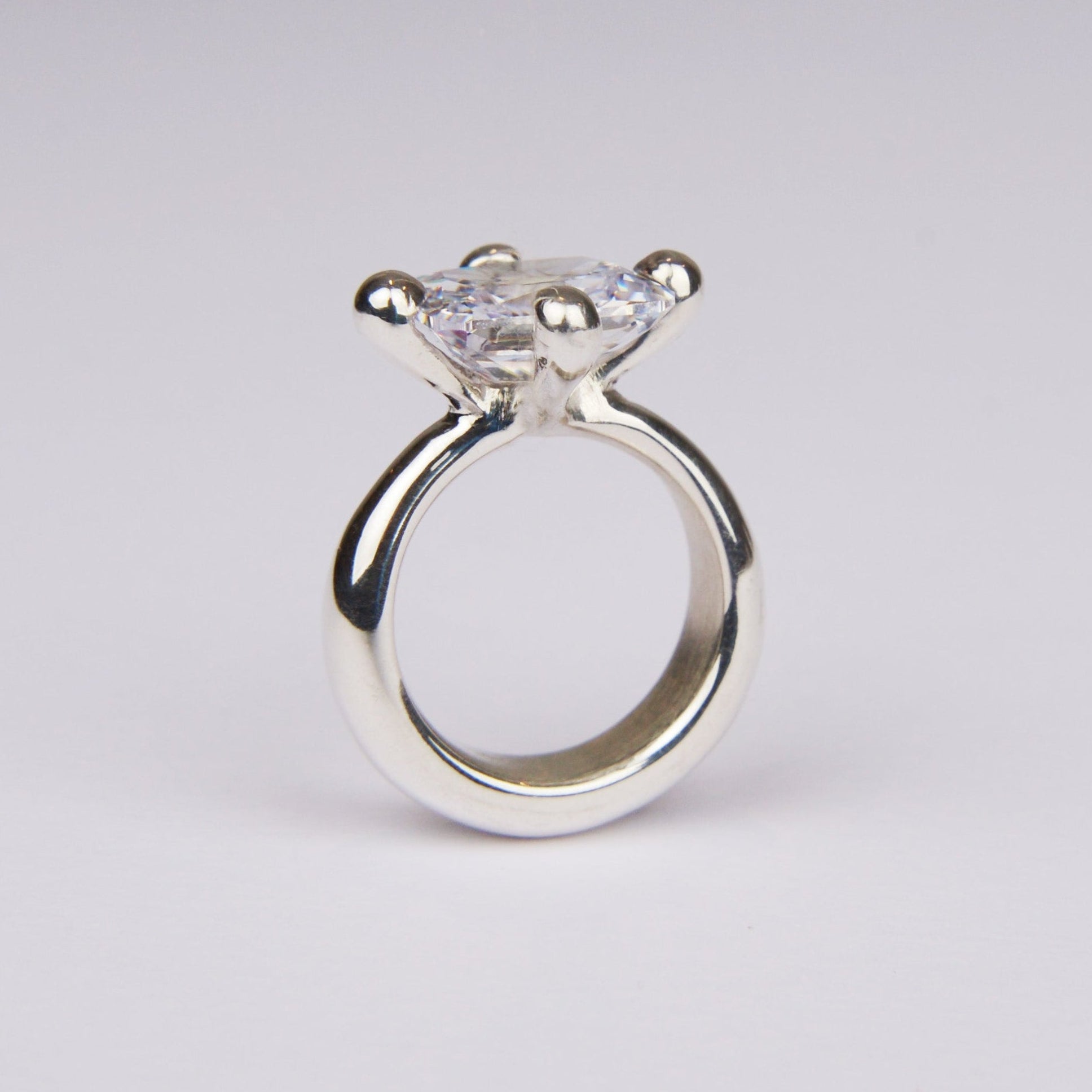 Anillo de Plata de Ley 925, Macizo con circonita blanca