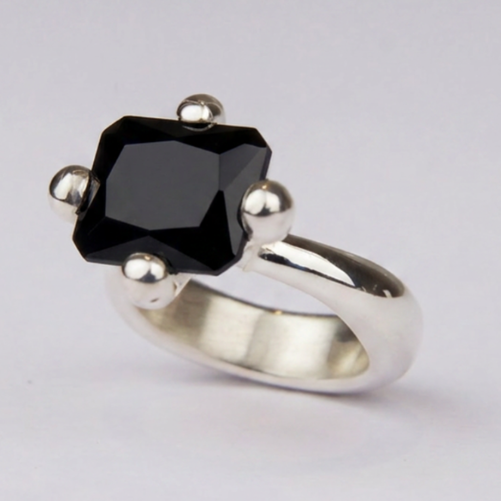 Anillo de Plata de Ley 925, Macizo con circonita Onyx