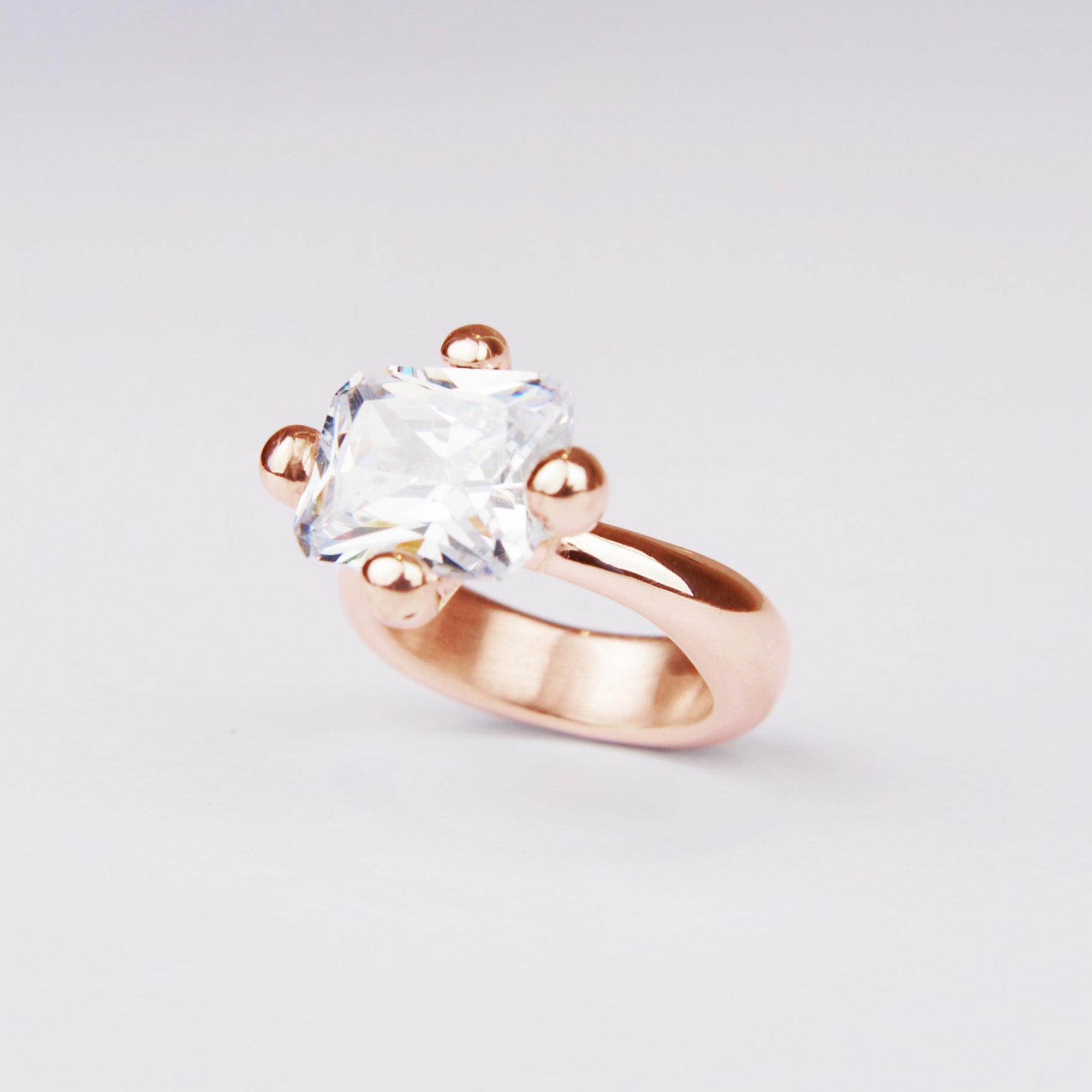 Anillo de Plata de Ley 925, Macizo con circonita blanca y bañado en oro rosa
